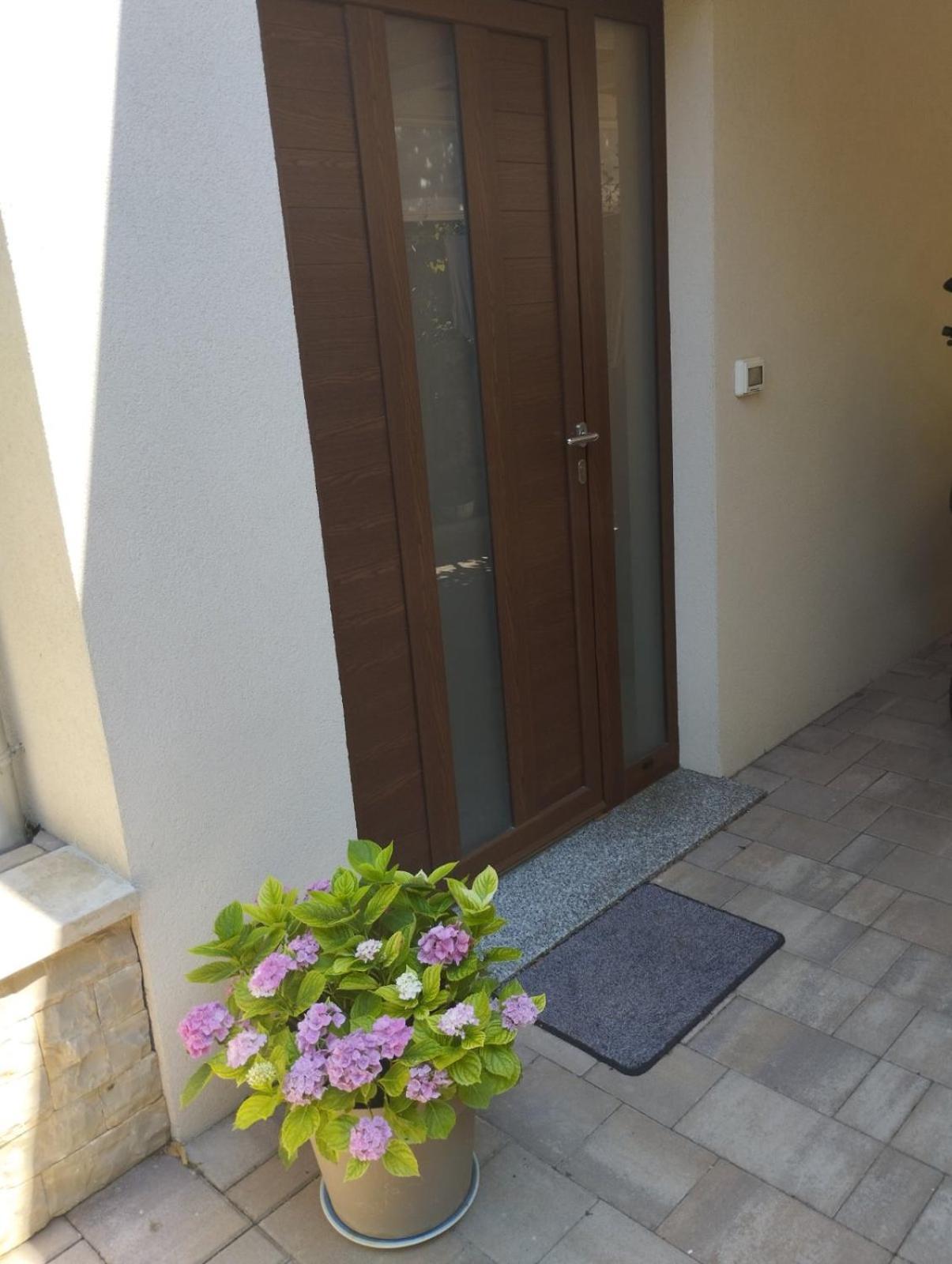 Maestral Apartment Porec Bagian luar foto